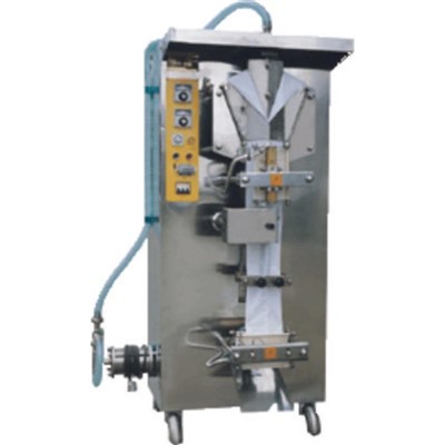 Macchina per riempimento liquido